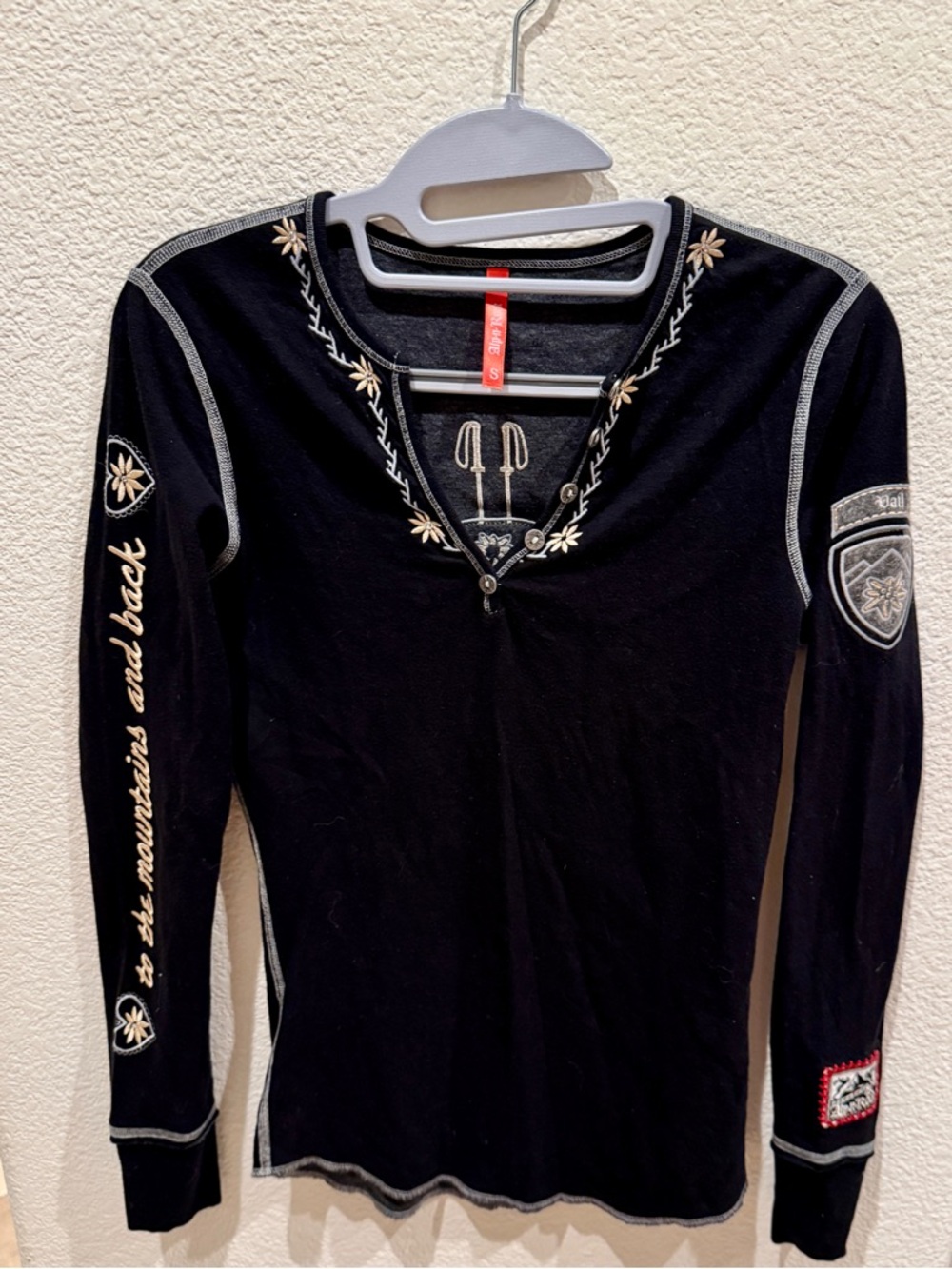 Alp N Rock Apres Ski Vail Black Long Sleeve Embroidered Henley Top HTF